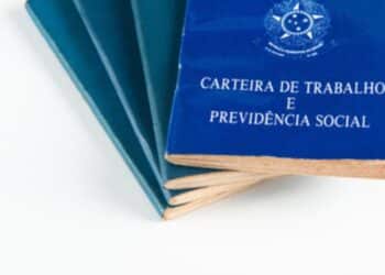 Trabalhadores Domésticos Têm Direito ao Seguro-Desemprego? Saiba Tudo Aqui