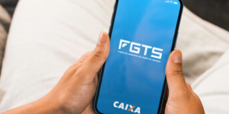 Saque-aniversário do FGTS foi LIBERADO para um NOVO GRUPO – Saiba se você está na lista