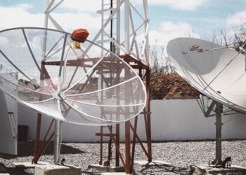 Antenas parabólicas digitais. Imagem: Gov.br