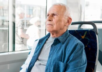 Transporte Gratuito para Idosos. Imagem: Freepik