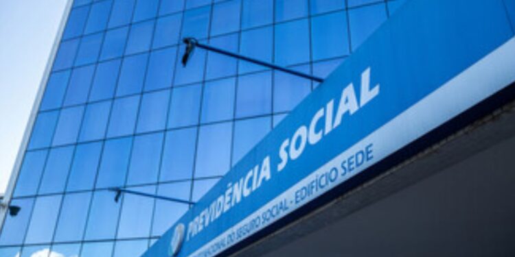 Se Você Tem 5 Anos de Auxílio-Doença, Preste Atenção: Você Pode Transformá-lo em Aposentadoria por Invalidez!