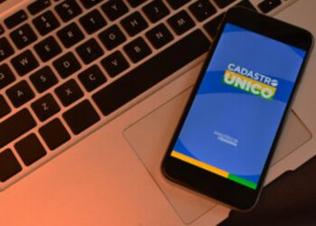 8 Benefícios Surpreendentes para Mães Solo no Brasil – Não Perca!