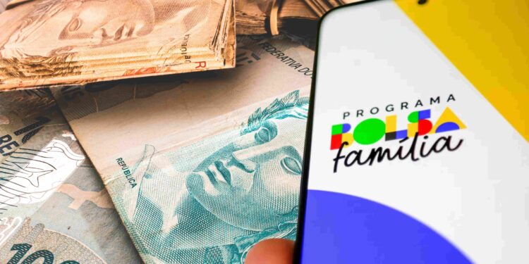 ADICIONAL de R$ 100 pode ser repassado pelo Bolsa Família; veja quando