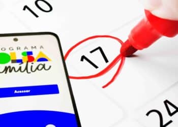 Números do Bolsa Família são MAIORES que o de carteira assinada NESTES estados; confira