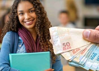Estudantes brasileiros estão comemorando NOVO BÔNUS do governo! Confira