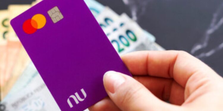 Cartão Nubank para Usuários do Pé-de-Meia? Veja se você pode solicitar