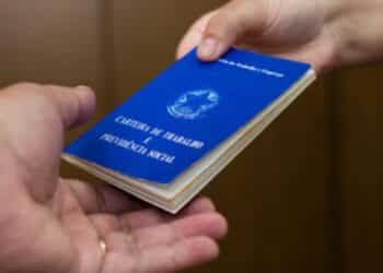 Rumores de Fim do Salário Mínimo Alarmam Trabalhadores; Veja o que Diz o Governo