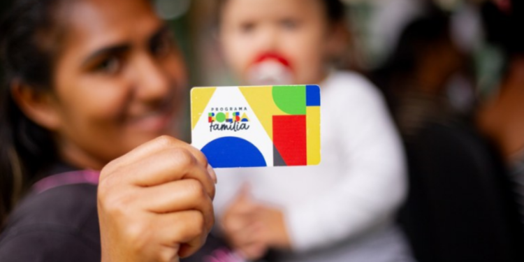Bolsa Família terá abono natalino em 2024? Descubra as possibilidades