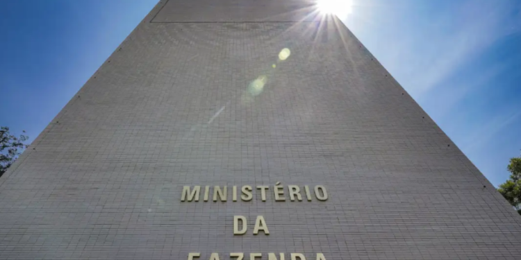 "Desenrola parcelamentos": Governo está preparando novo programa para brasileiros que já renegociaram dívidas!