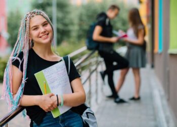 Governo expande Programa Pé de Meia Imagem Freepik