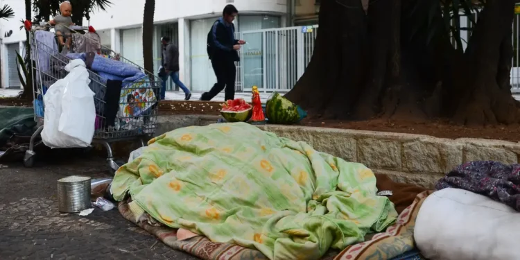 Pessoas em SITUAÇÃO DE RUA recebem Bolsa Família