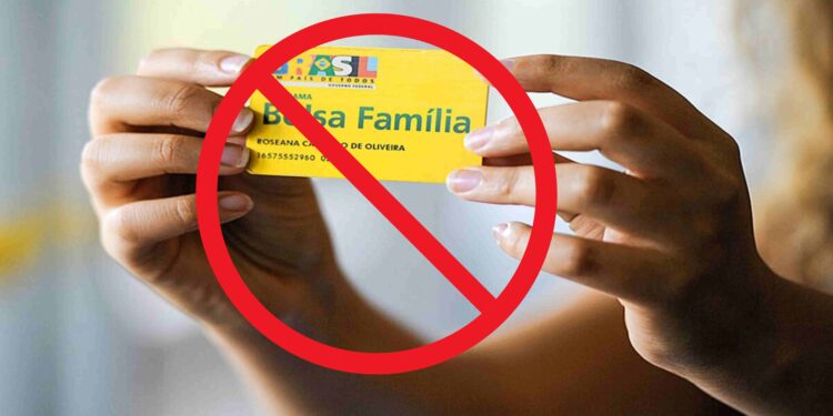 Quem usa algum plano de saúde ALÉM do SUS é bloqueado do Bolsa Família? Confira