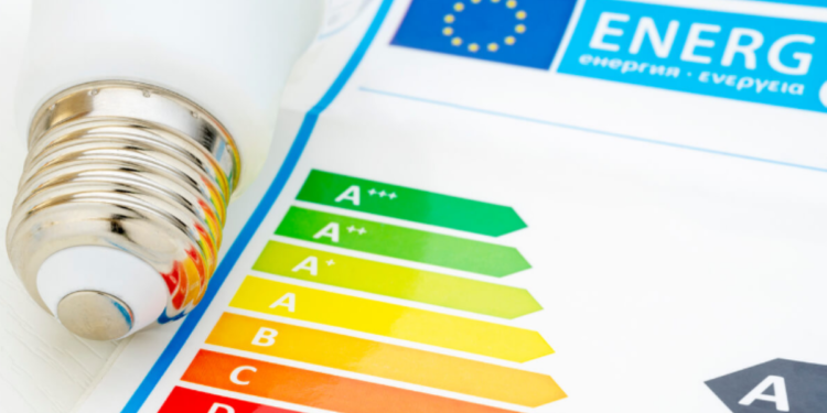 Setembro chegou com uma conta de luz mais cara; veja como economizar a energia