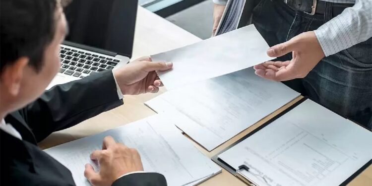 Todo trabalhador tem obrigação de cumprir o aviso prévio Veja o que diz a lei