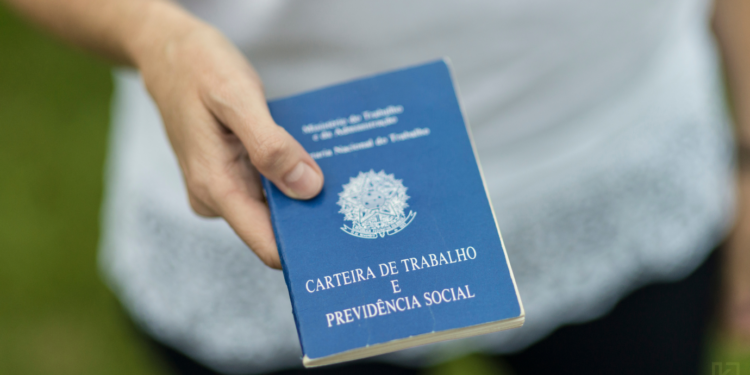 Conheça os benefícios do novo modelo CLT de jornada reduzida para sua vida profissional e pessoal!