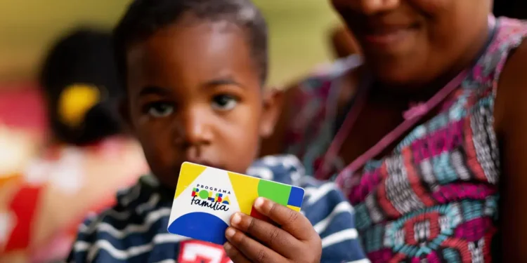 Um dos benefícios é o Programa Criança Feliz Visa Promover o Desenvolvimento Integral das Crianças de 0 a 6 anos. Imagem: Agência Brasil.