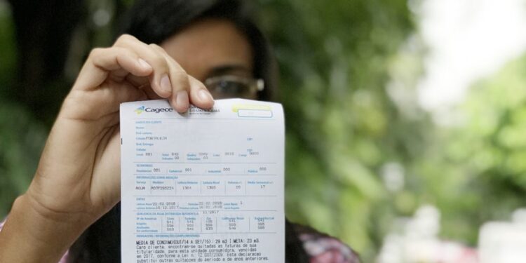 Desconto automático nas contas de água para quem está no Cadastro Único