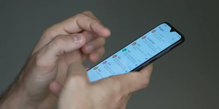 O Programa Bolsa Família Nunca Solicita Atualizações Cadastrais Por Meio de Mensagens de Texto ou Links. Imagem: Agência Brasil.