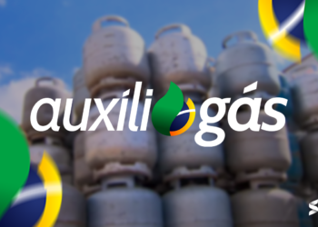 Imagem de uma vários gás de cozinha, com a logo do Auxílio gás na frente.