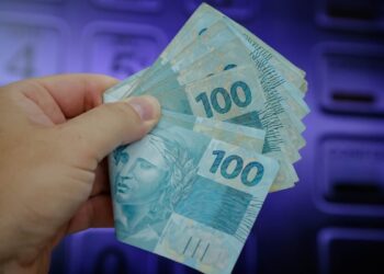 Trabalhadores Catarinenses Receberão Salário Mínimo de R$ 1.844,40 a Partir de JaneiroTrabalhadores Catarinenses Receberão Salário Mínimo de R$ 1.844,40 a Partir de Janeiro