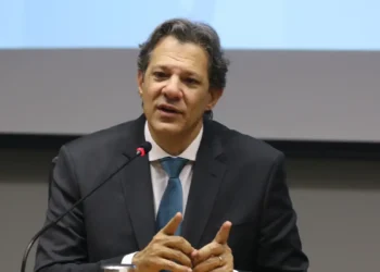 Governo Lula garante ganhos reais no salário mínimo, segundo Haddad. Imagem: Agência Brasil