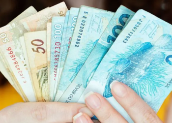 Veja como solicitar o Pix de R$ 240 do Bolsa do povo