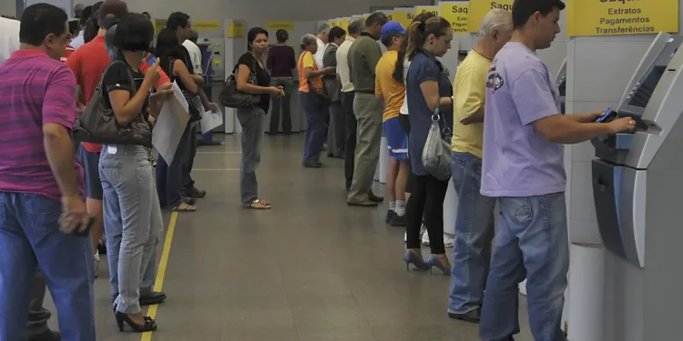 Durante as festas de fim de ano, as instituições financeiras adotarão um cronograma especial. Imagem: Agência Brasil.