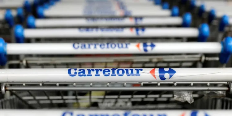 Grupo Carrefour Brasil contrata mais de 50 mil beneficiários do CadÚnico e Bolsa Família. Imagem: Agência Brasil.