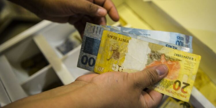 Entenda o Prazo para Pagamento da Primeira Parcela do 13º Salário