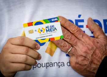 Caixa paga até R$9.200, quem pode se beneficiar? / Imagem: Agência Brasil