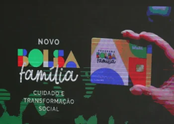 Imagem de um cartão do Bolsa Família