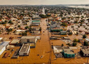Chuva no Rio Grande do Sul, no ano de 2024, deixou várias famílias desabrigadas. Imagem: Agência Brasil