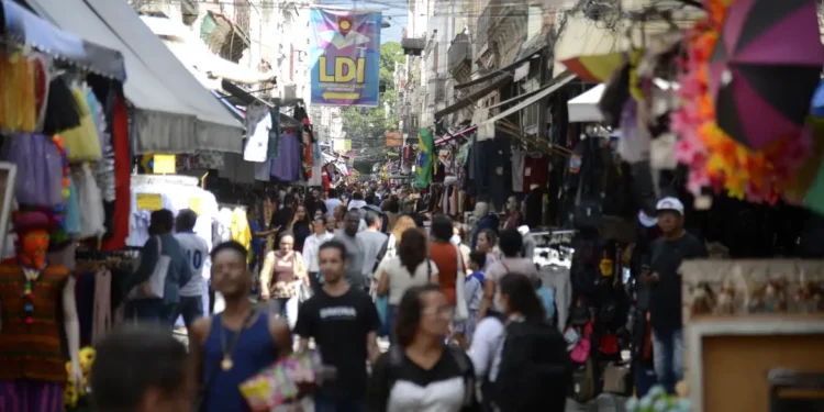 Calendário oficial de feriados e pontos facultativos de 2025. Imagem: Agência Brasil.