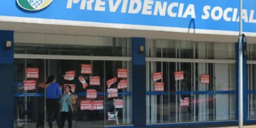 O INSS organiza o calendário de acordo com o número final do cartão de benefício. Imagem: Agência Brasil.