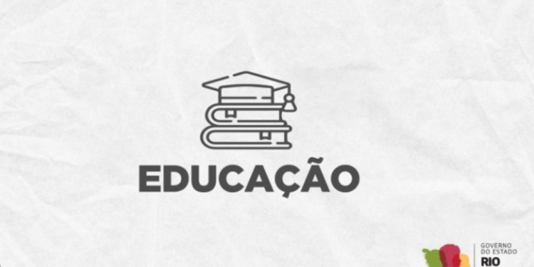 Imagem do programa Todo Jovem na Escola com livros e uma graduação, representando o pagamento de até R$ 225 aos estudantes.