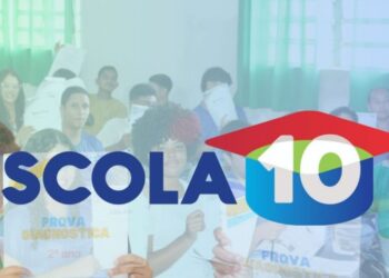 Banner oficial do programa Cartão Escola 10 com estudantes ao fundo.