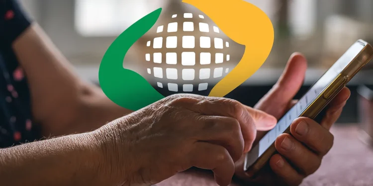 Idoso segurando um smartphone, com as mãos enrugadas, e o logo do INSS visível no fundo, com cores verde e amarela, simbolizando a liberação de pagamentos para aposentados.