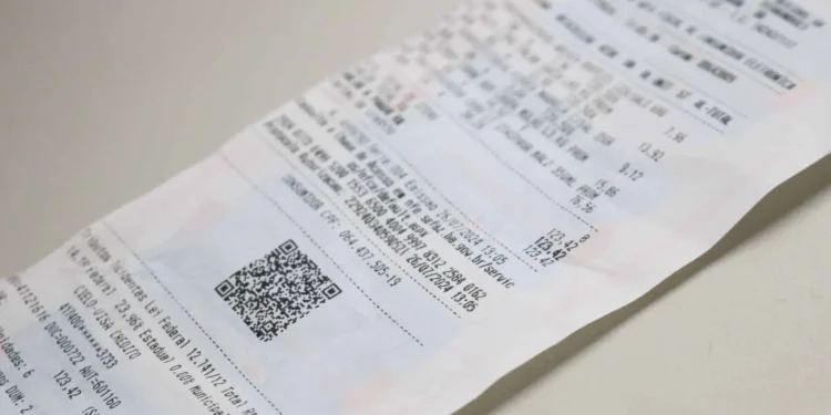 Nota fiscal premiada com QR code e detalhes de compra"