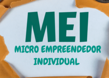 Dinheiro e conceito de MEI - Microempreendedor Individual em destaque