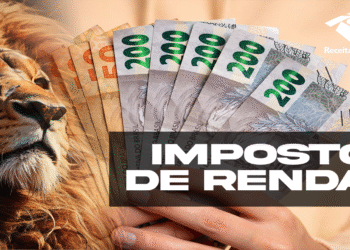 Montagem com leão, cédulas de real e logotipo da Receita Federal representando o Imposto de Renda