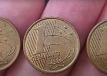 Moedas de 1 centavo de 1998, 1999 e 2000, peças raras e valiosas devido à sua tiragem limitada.