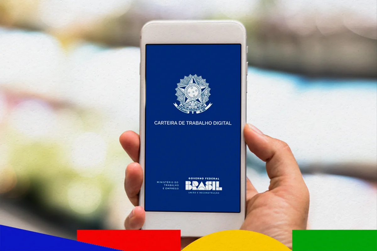 Carteira de Trabalho Digital displayed on a smartphone