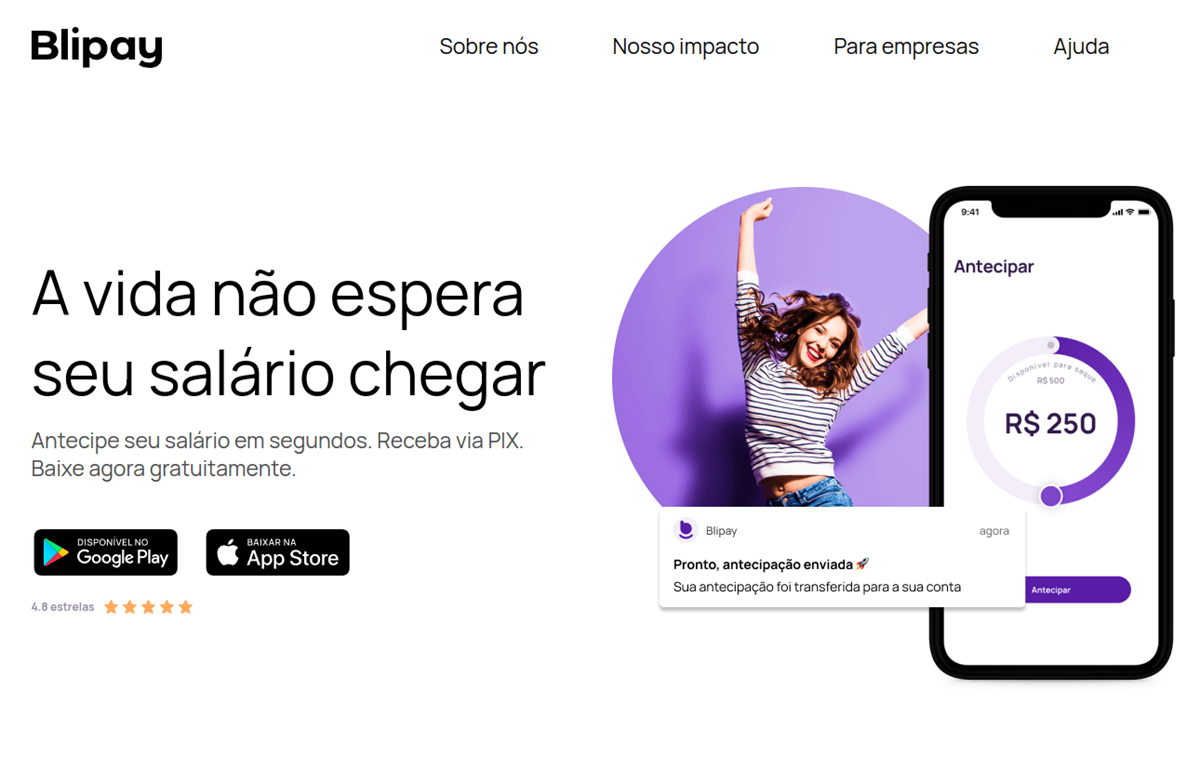 Pessoa usando o aplicativo Blipay no celular para antecipar o salário, com a tela mostrando a transação realizada