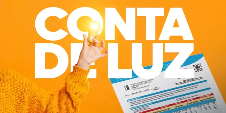 Pessoa segurando uma lâmpada acesa ao lado de uma conta de luz, destacando a possibilidade de isenção para quem está no CadÚnico e ganha até meio salário mínimo.