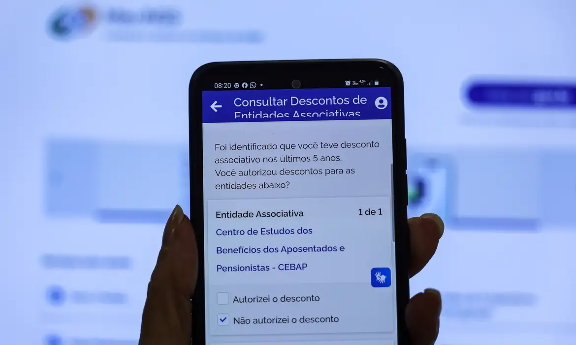 Consulta de descontos indevidos no INSS via aplicativo