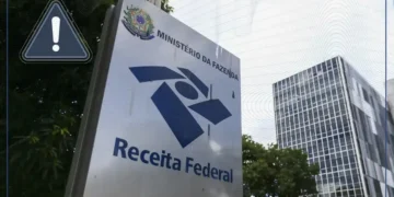 Prédio e placa da Receita Federal do Brasil, órgão responsável por leiloar eletrônicos usados.