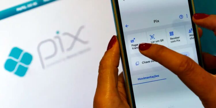 Tela de celular exibindo o site oficial do Pix, sistema de pagamentos do Banco Central do Brasil