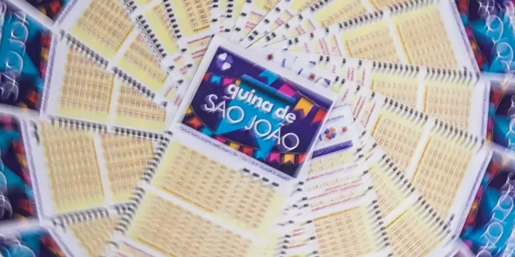 Volantes da Quina de São João espalhados em formato circular