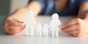 Representação simbólica da família e proteção infantil