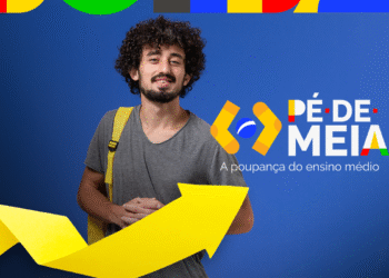 Jovem com mochila em ambiente urbano, pronto para tirar dúvidas sobre CPF e o Pé-de-Meia.